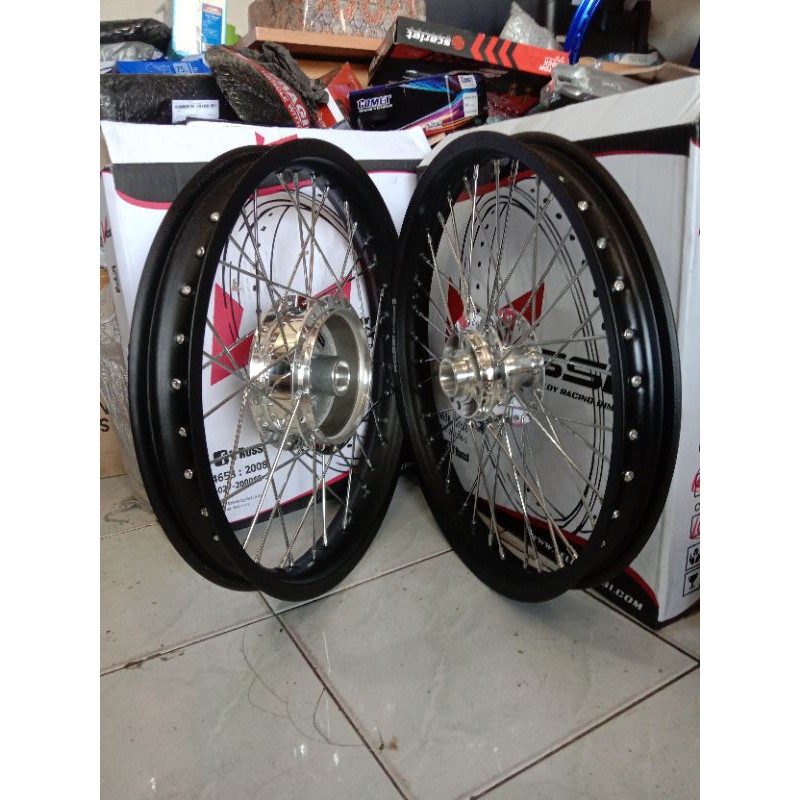 YAMAHA RX KING ROSSI RING MOTORCYCLE PACKAGE WHEELS 18X185/160 COMPLETE ...