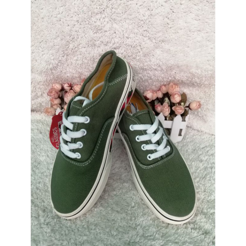 Vans deals strawberry green