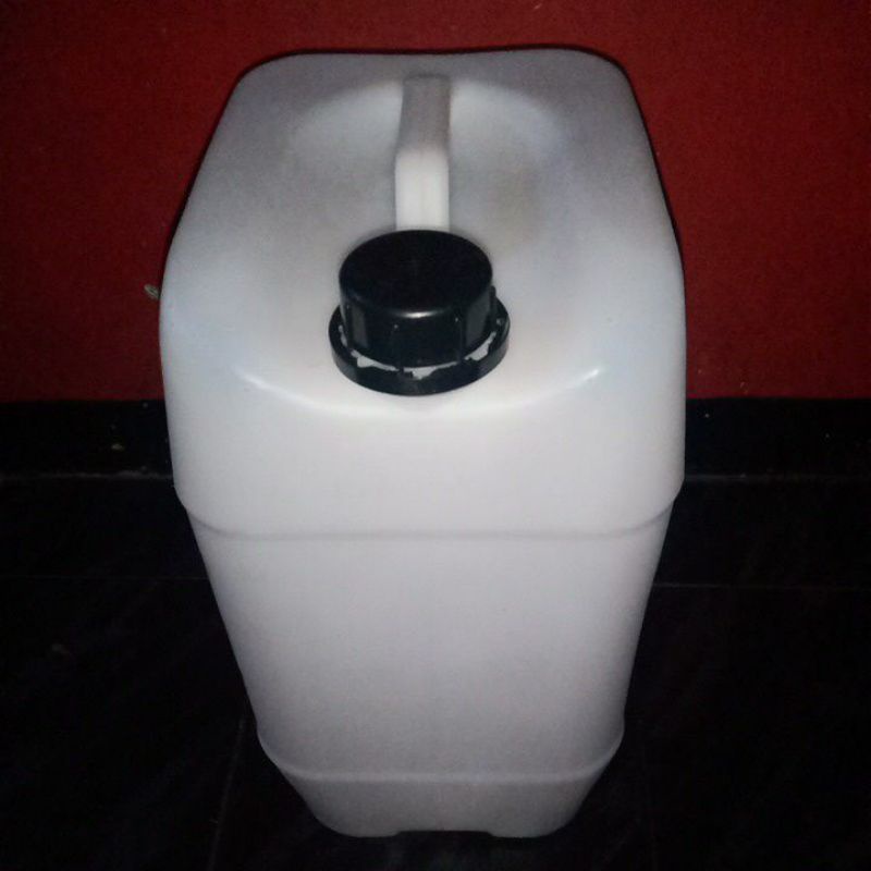 20 liter used jerry can complete with sealed lid | Shopee Philippines
