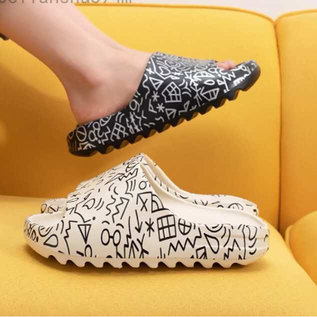 Lowest price 2020 New Arrival Korean Graffiti Yeezy Slide Pattern For Men