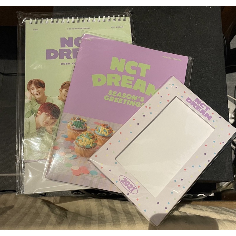 nct dream sg 2021 desk calendar, mini brochure, frame and postcard