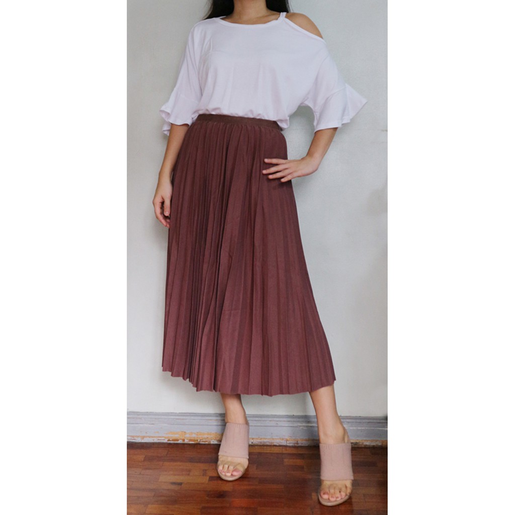 Long electric hotsell pleated skirt