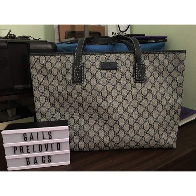 Gucci supreme best sale tote bag