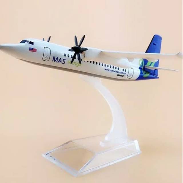 Diecast Miniature Display of Malaysian Fokker 50 Mas Wings Airplanes ...