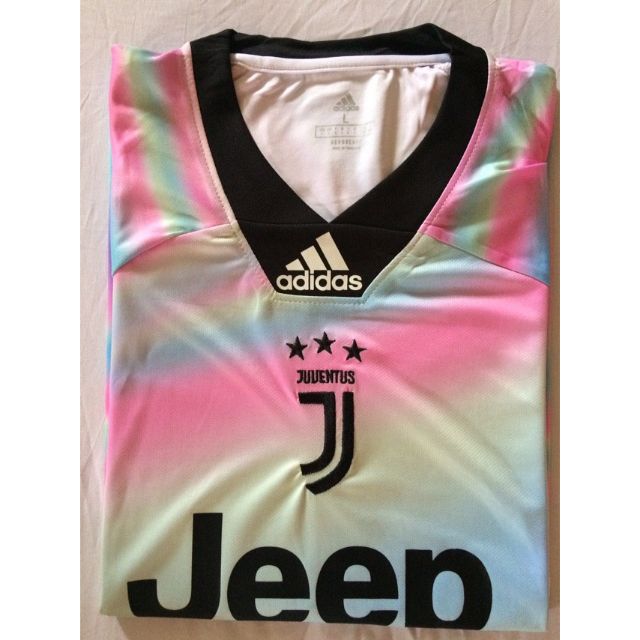 Juventus best sale jersey rainbow