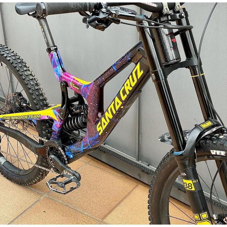 santa cruz bike v10 price