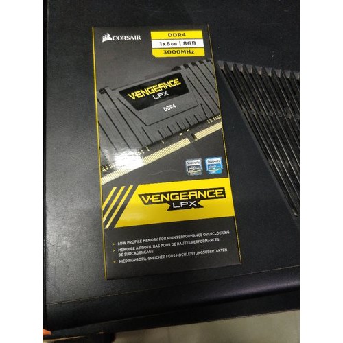 Corsair cmk8gx4m1d3000c16 hot sale