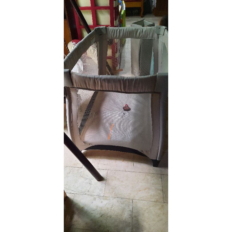 Evenflo play outlet crib