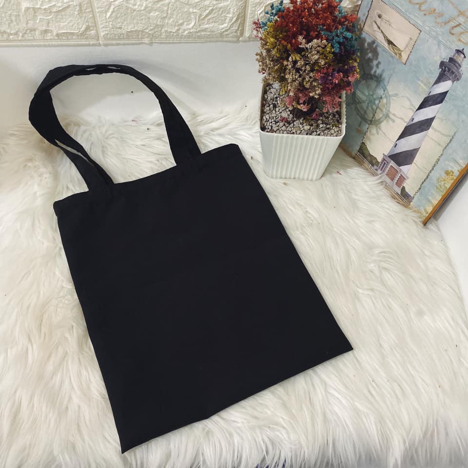 Plain black tote outlet