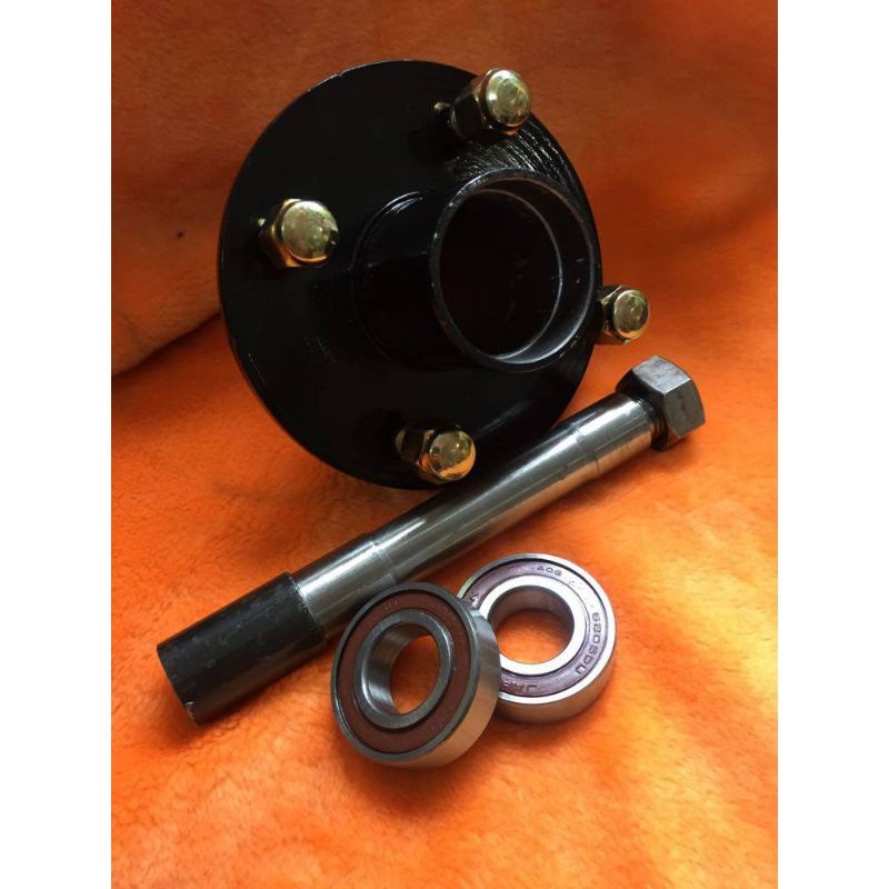 Side wheel hub store for tricycle