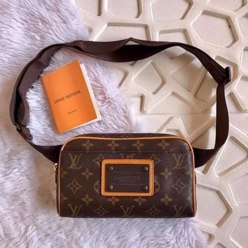 Louis Vuitton Bum Bag for Sale in Brooklyn, NY - OfferUp