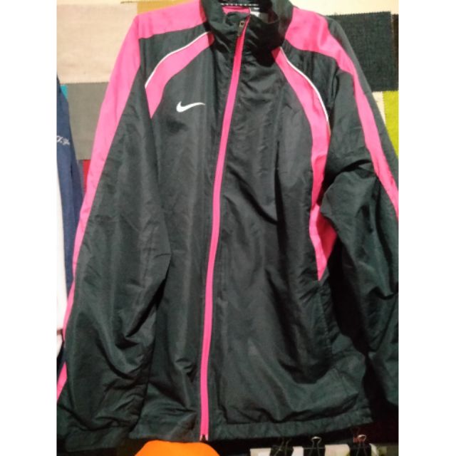 Pink and black nike 2024 jacket