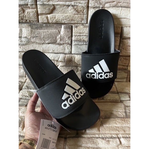 Adilette hotsell cloudfoam slides