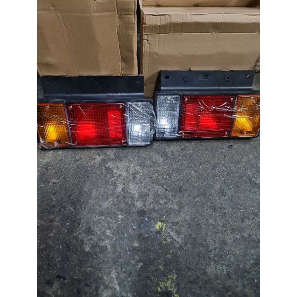 1set (2pcs) Isuzu Taillight 24volts for ELF,NKR and NPR | Shopee ...