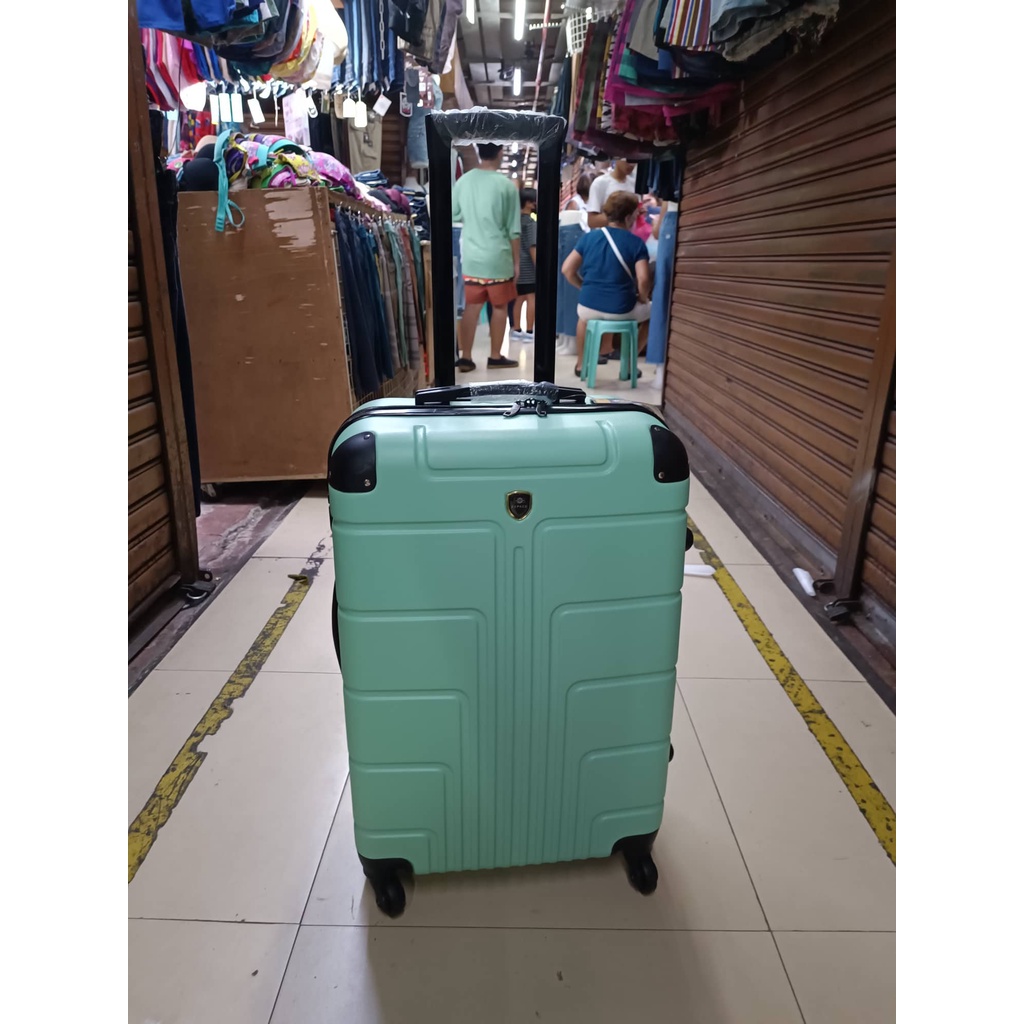 Large hard case online luggage