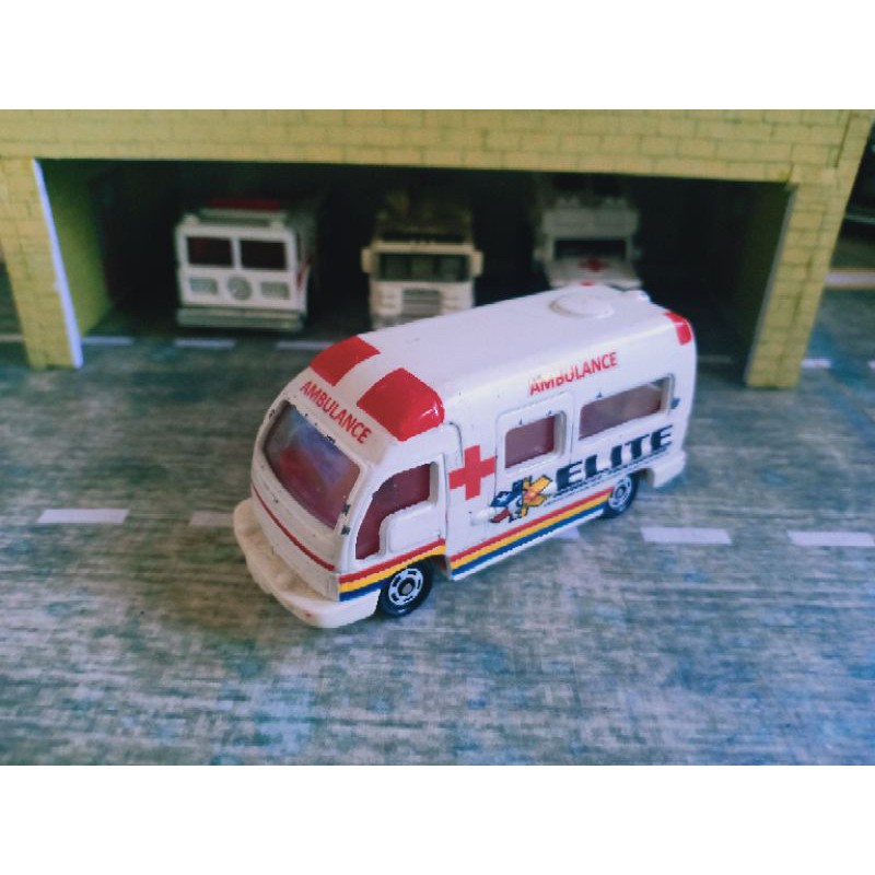 Custom diecast sales ambulance