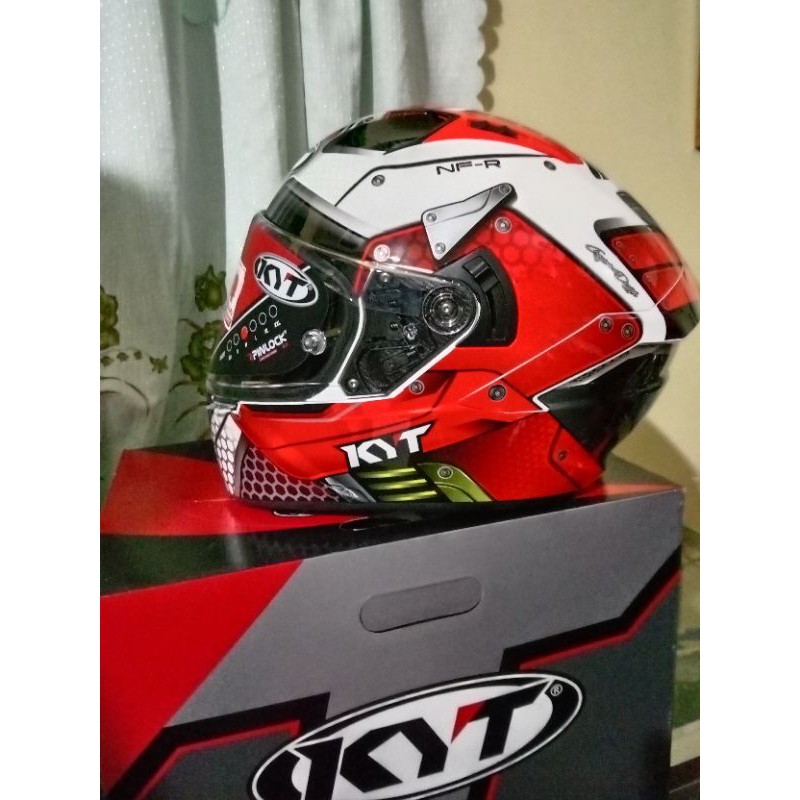 Kyt store biomech helmet