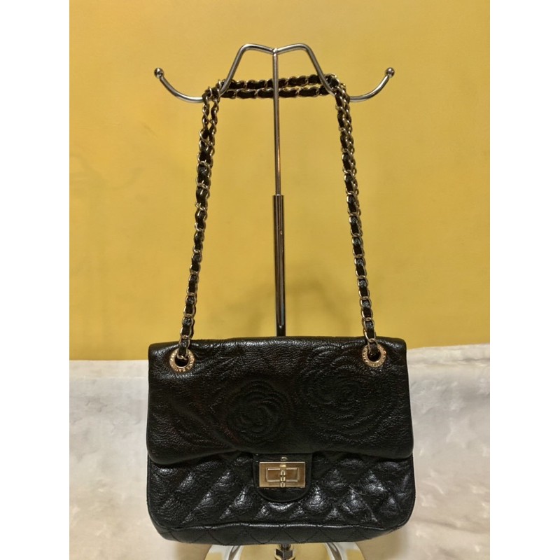 Love bags Bana bana quilted black sling Shopee Philippines