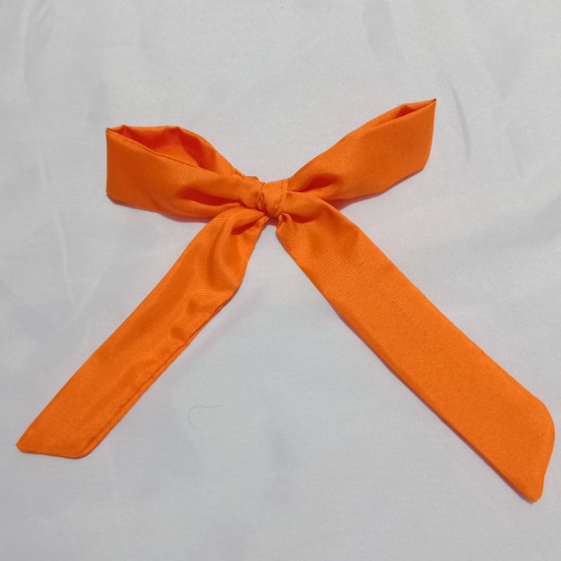 Dachada semiz etuk qoshnini sikdi