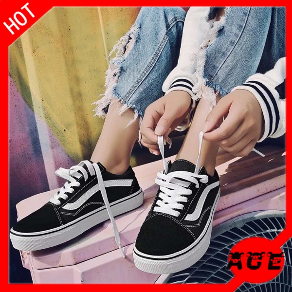 Vans couple 2025 shoes price