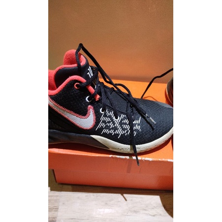 Kyrie flytrap hotsell 2 price philippines