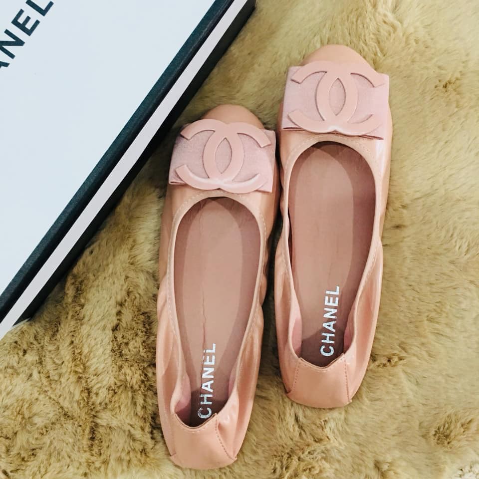 Chanel on sale shoes nude