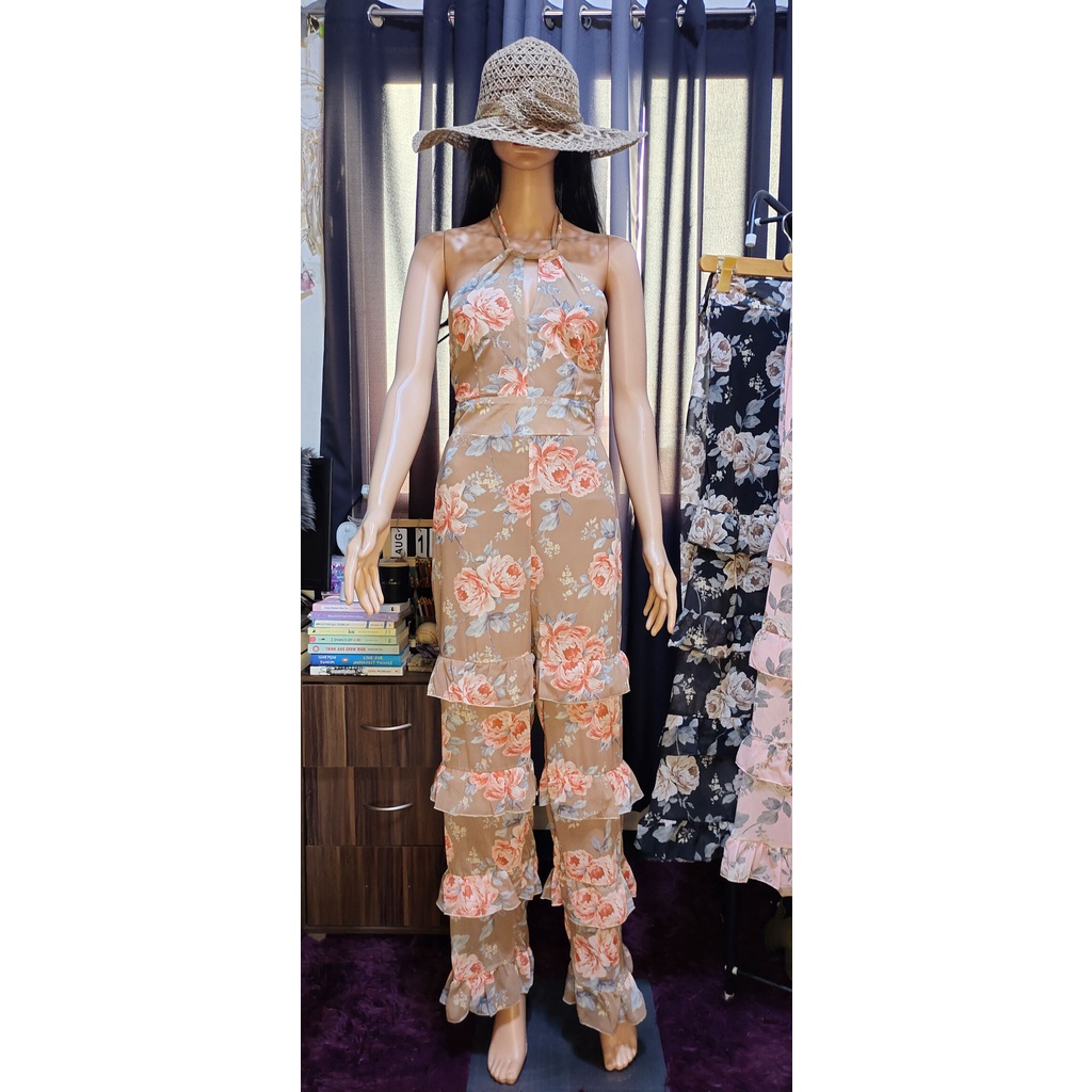Halter neck ruffle floral applique jumpsuit