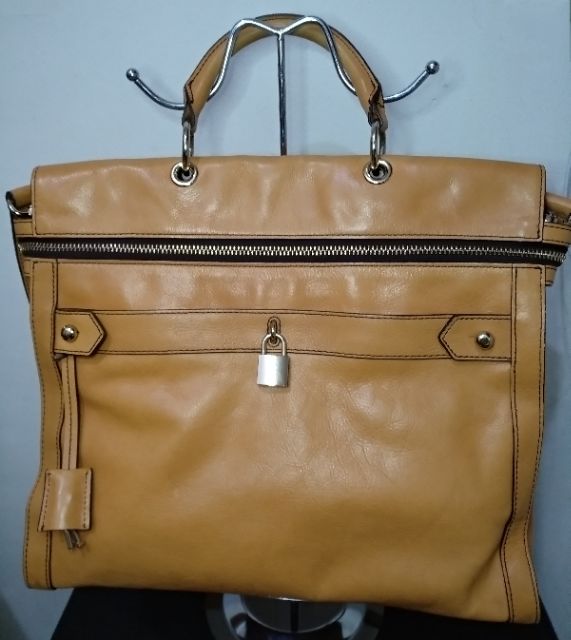 Authentic Lux & Berg By Jean Luc Amsler Leather 2-way Bag. With lock and  key, for more info call or whatsapp 0724284249.(SOLD)
