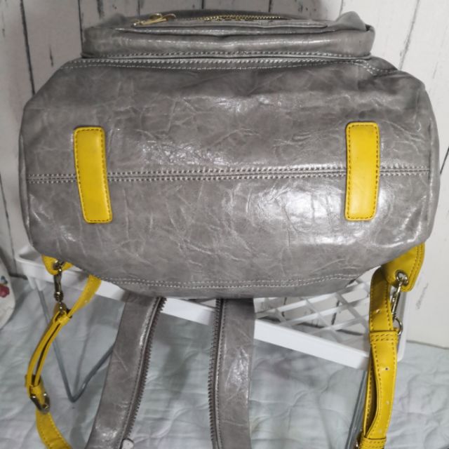 BRAND NEW Brera in yellow color with sling Selling price : Php2000