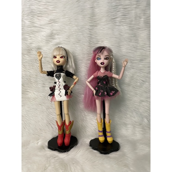 Bratz best sale doll stands