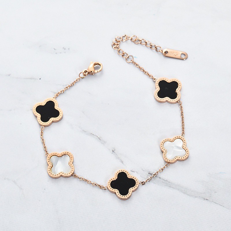 dior four leaf clover necklace