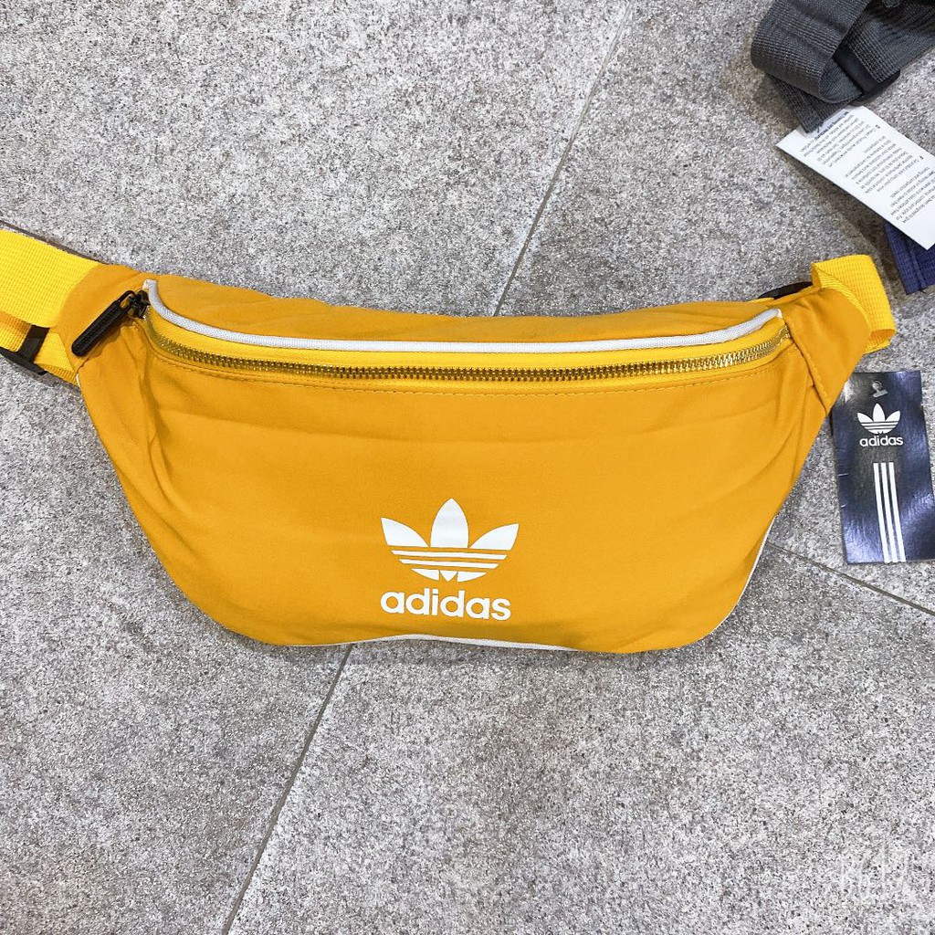 Adidas originals hip interagissant bag