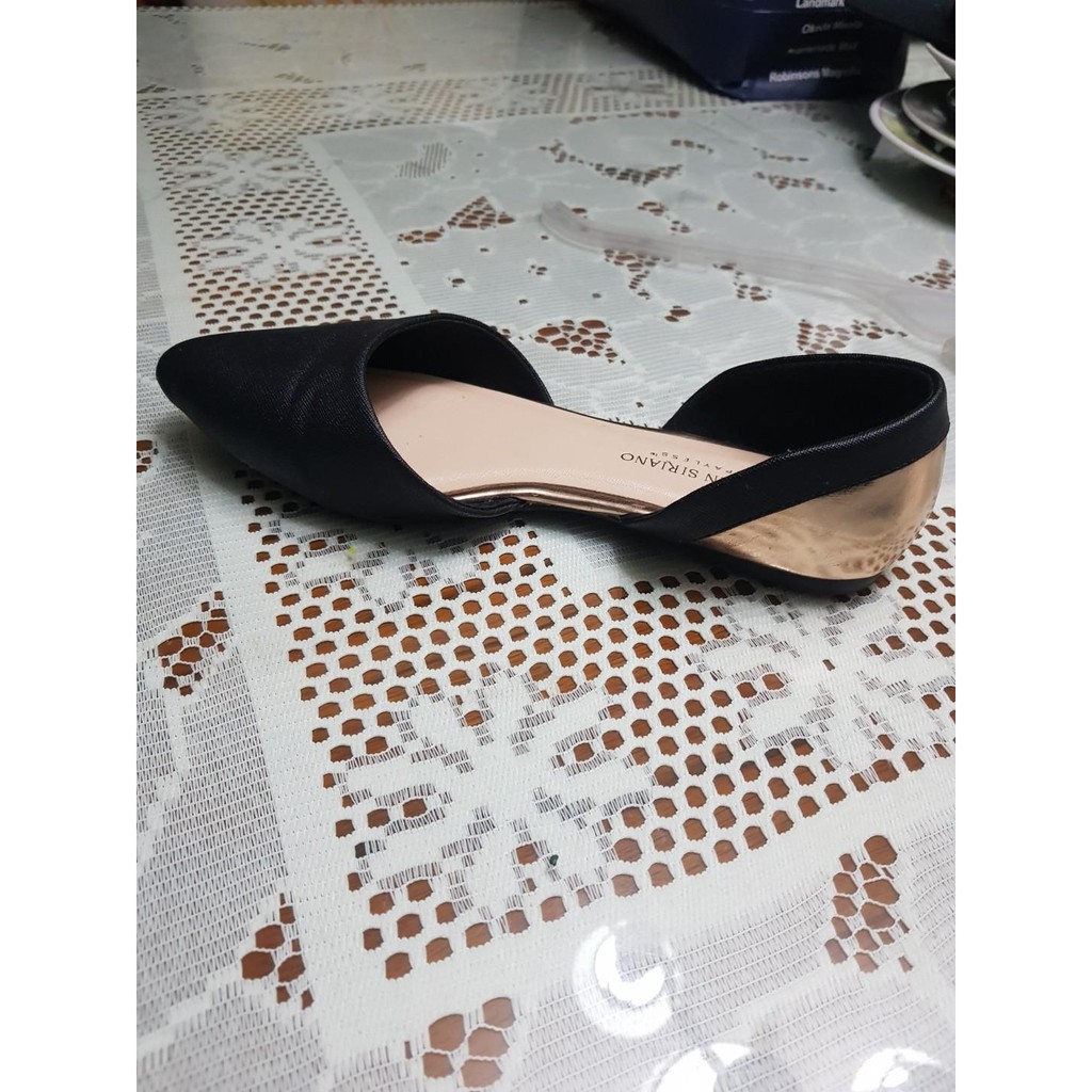 Christian hot sale siriano flats