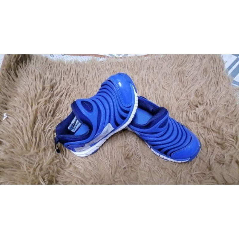 nike dynamo free black