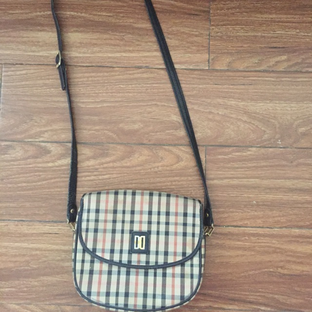 Daks sling bag price new arrivals