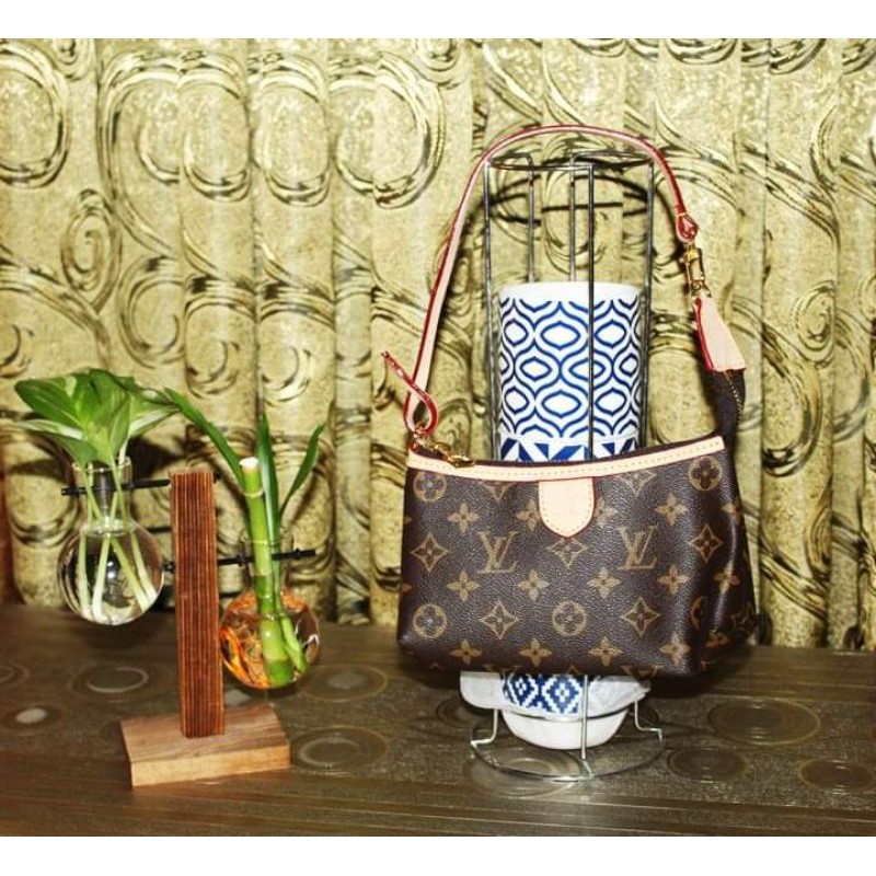 LV Louis Vuitton Mini Delightful Pochette Chain Bag 5.0