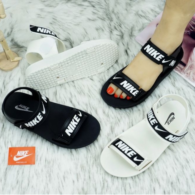 Nike best sale casual sandals