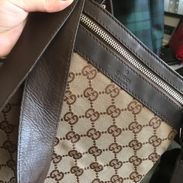 Gucci classic sling on sale bag