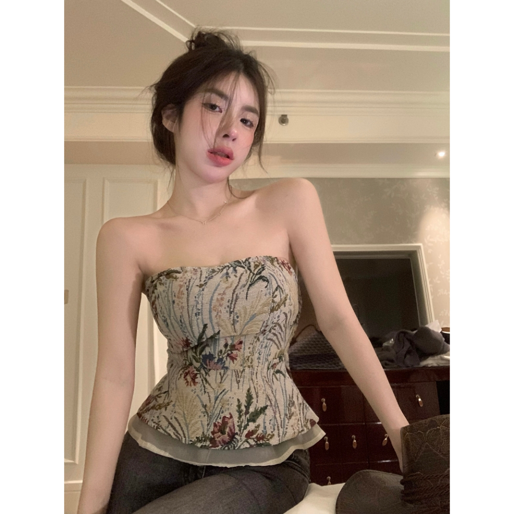 Off the shoulder bra vest for women with a sexy short top wrapped