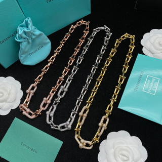 Tiffany HardWear graduated link necklace in 18k rose gold.