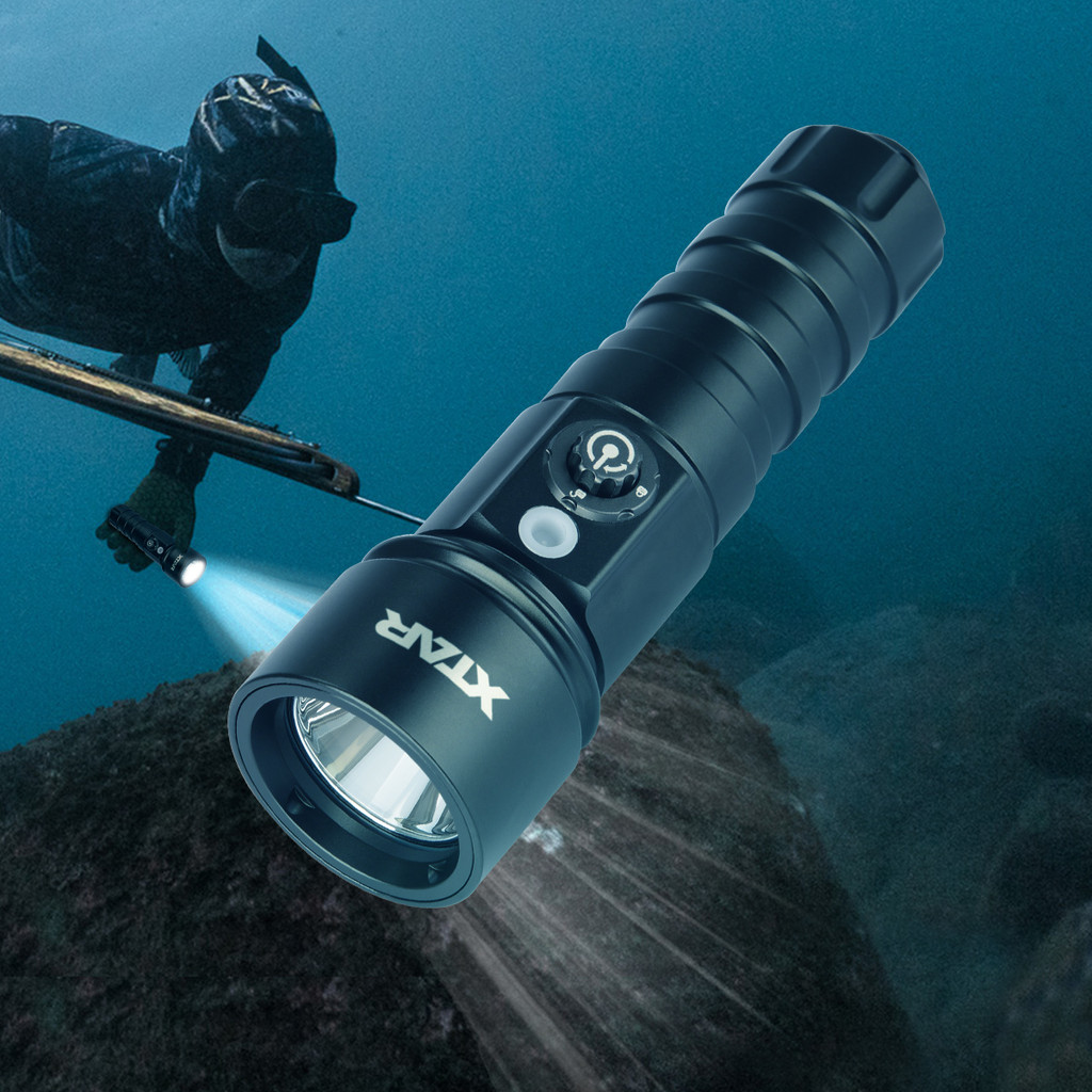 XTAR D26 1100 Lumen Scuba Diving Flashlight Dive Torch with 5 Degrees