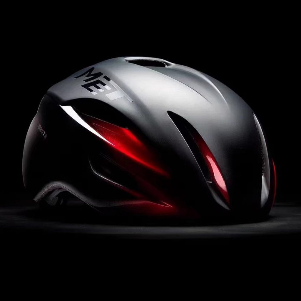 Italy MET Manta aerodynamic road bike riding helmet Cavendish with the