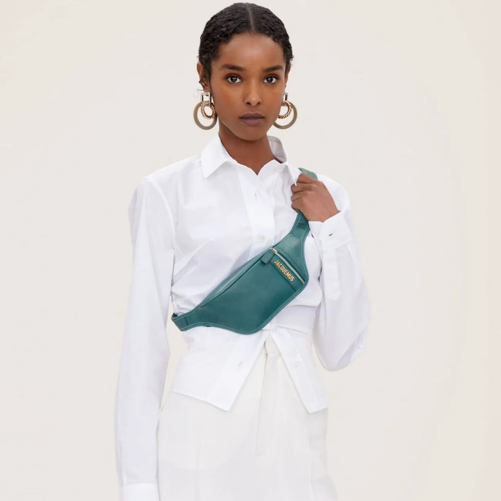 Jacquemus Zipper Mini Waistpack Oblique Straddle Chest Bag | Shopee ...