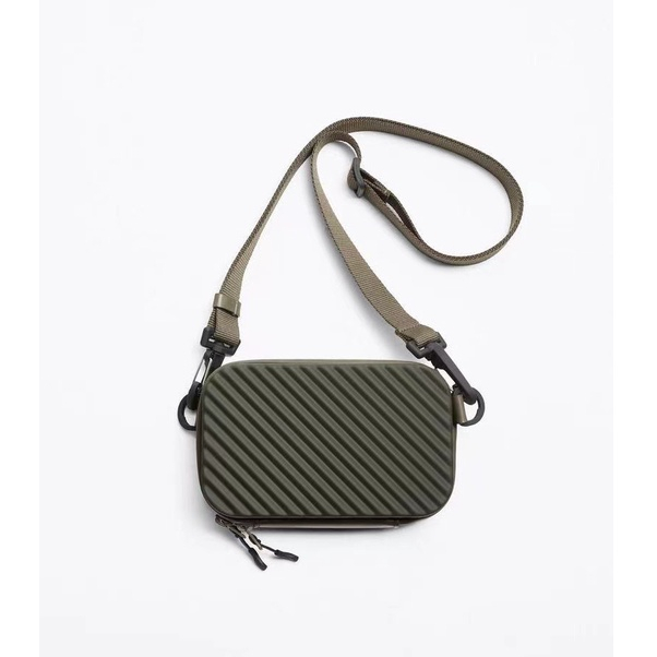 Messenger bag online zara