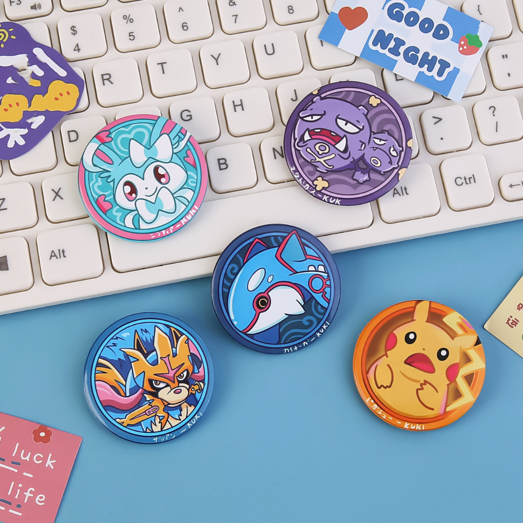 Lot De 6 Badges Pins Anime Summer HikaruDied - Multicolore, Environ 58 Mm - En Alliage, Pour Décorer Vêtements, Sacs - 7