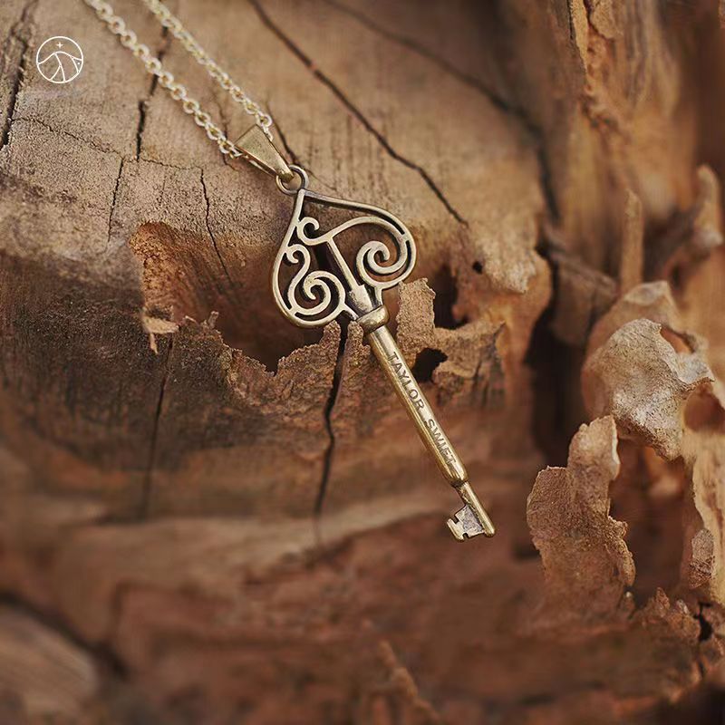 Taylor swift key necklace