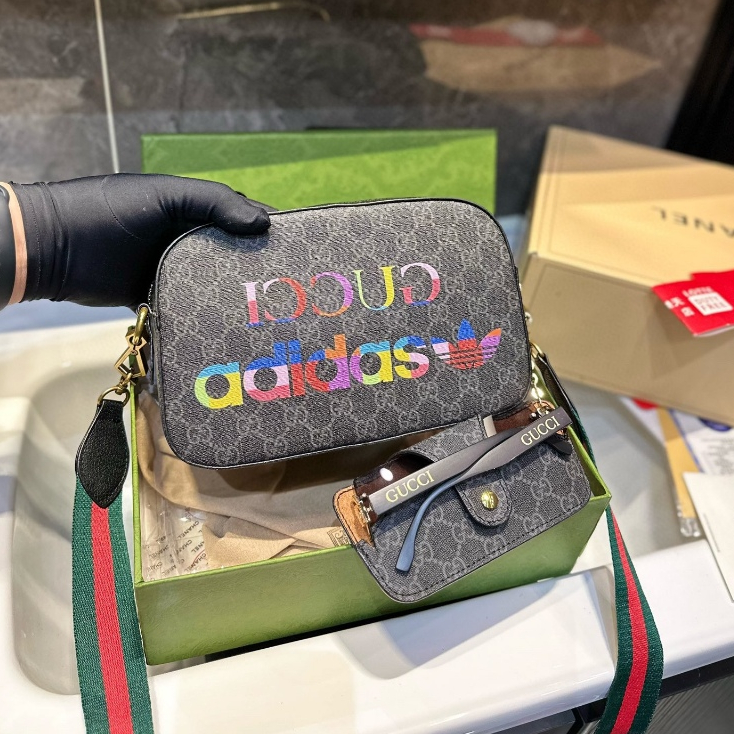 GQ x ads New Camera Bag Crossbody Bag Dazzling Color 2in1 Shopee