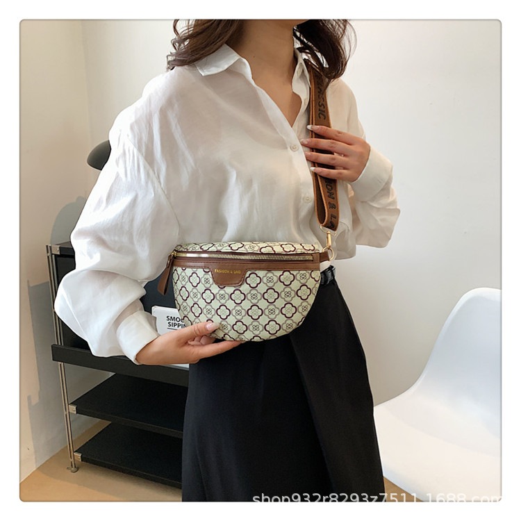 Gucci fanny pack across chest store