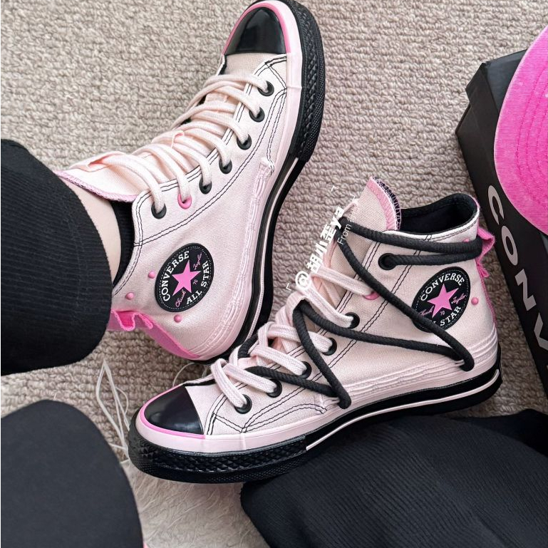 Black converse with pink laces deals