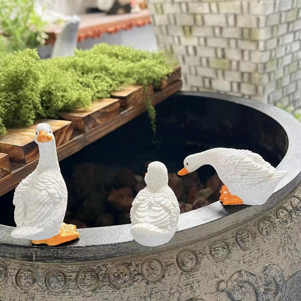 3 Pieces Mini Cute Ducks Statues Garden Decor Outdoor Courtyard Pond